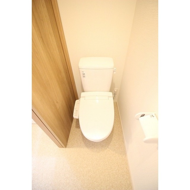 トイレ　温水洗浄暖房便座付