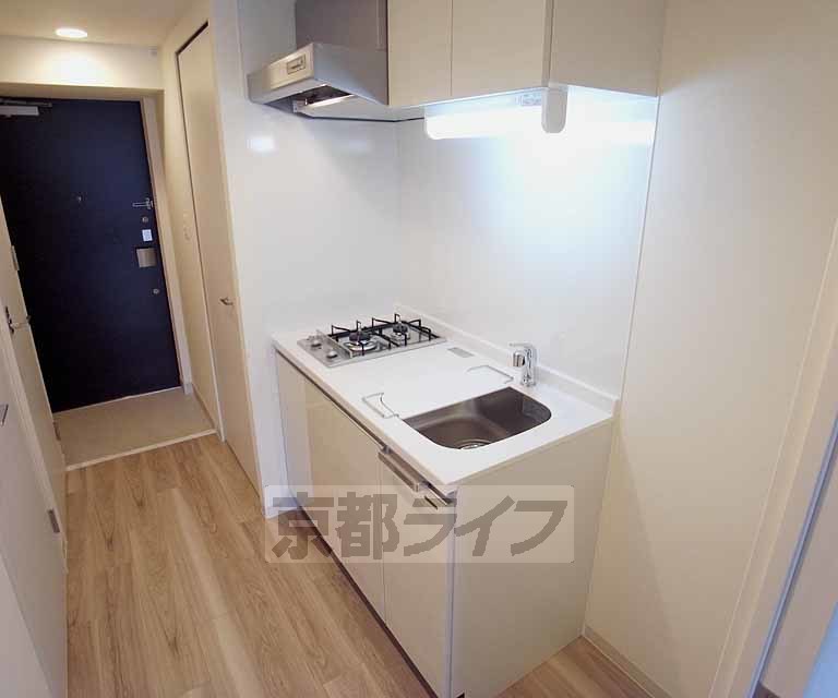 キッチン　ガスコンロ付きの綺麗なキッチン