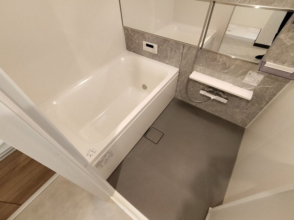 バス・シャワールーム　バス