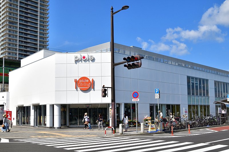 ショッピングセンター　ピオレ明石（ショッピングセンター）まで354m