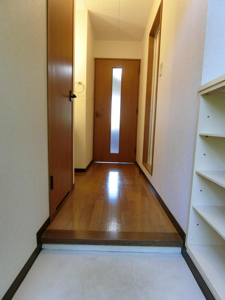 玄関　玄関→居室