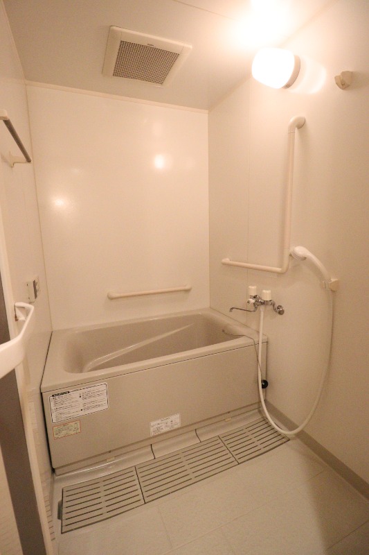 バス・シャワールーム　追い焚きバス！