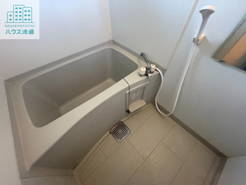 バス・シャワールーム　※反転タイプのお部屋です