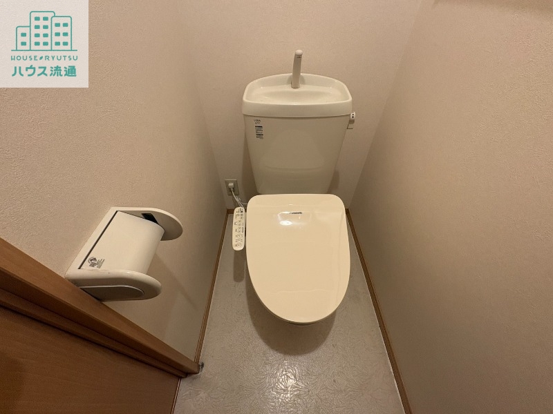 トイレ　※反転タイプのお部屋です