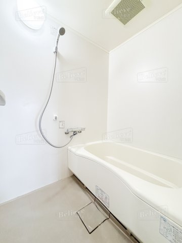 バス・シャワールーム　広くて綺麗なお風呂です♪