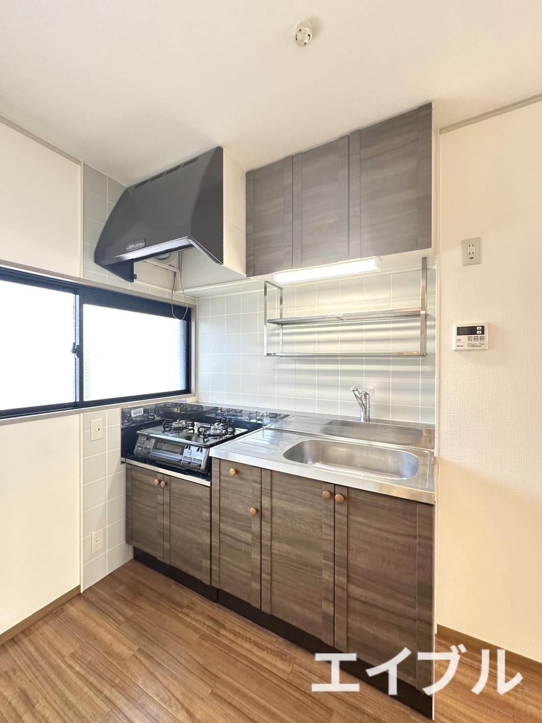 キッチン　反転タイプとなります。