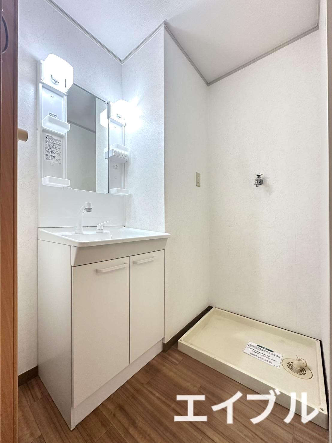 洗面設備　反転タイプとなります。