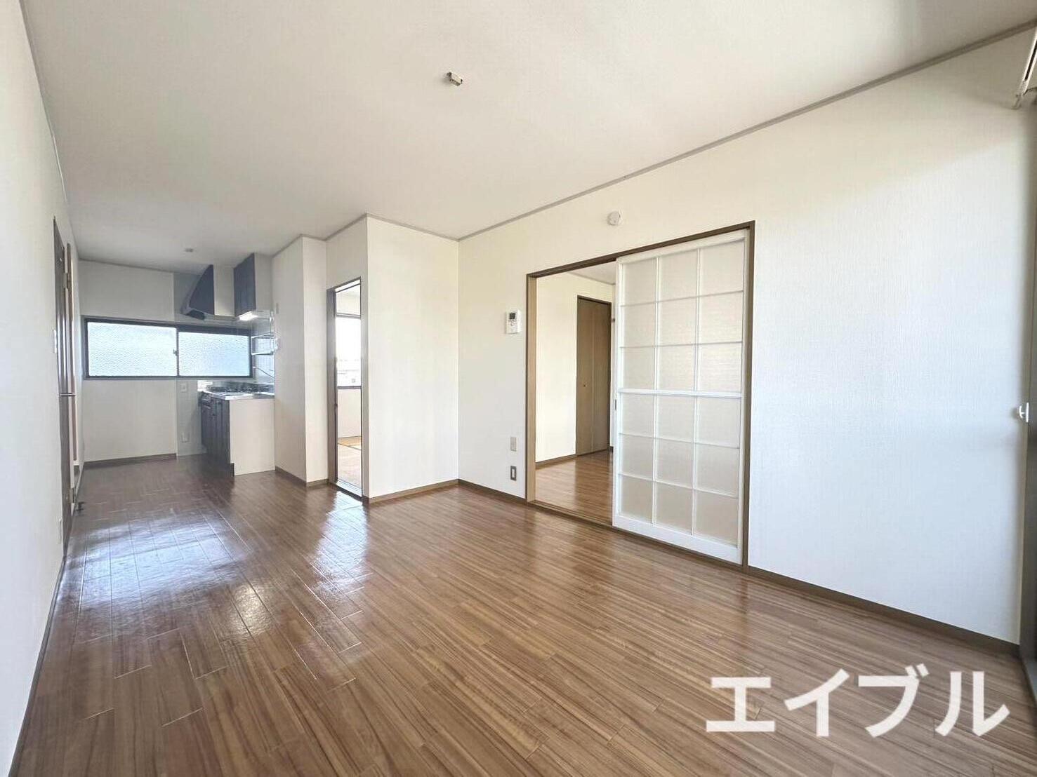 居室・リビング　反転タイプとなります。