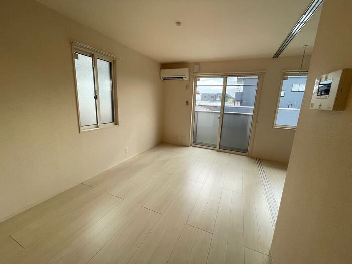 居室・リビング　図面と現状に相違がある場合には現状を優先