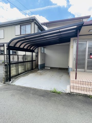 駐車場　カーポート付
