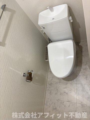 トイレ　温水洗浄暖房便座