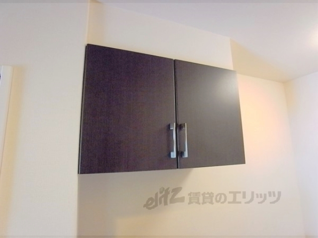 収納　下駄箱上棚