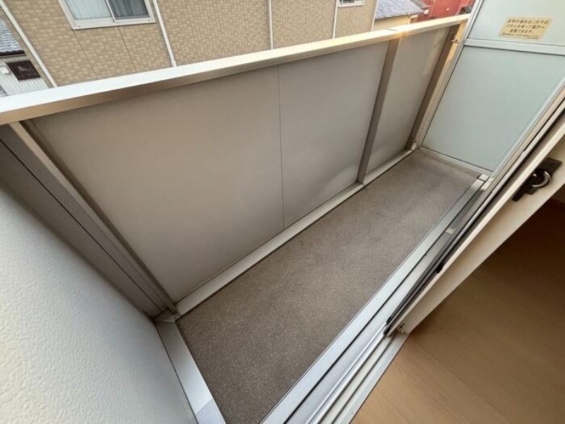 バルコニー　図面と現状に相違がある場合には現状を優先