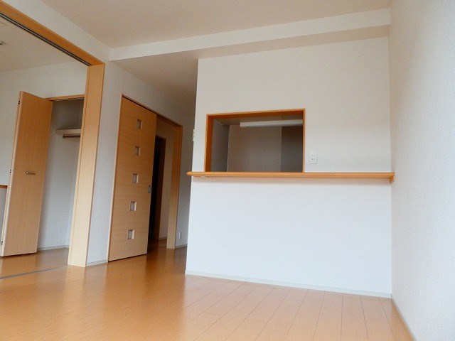 居室・リビング　写真は202号室です（参考）