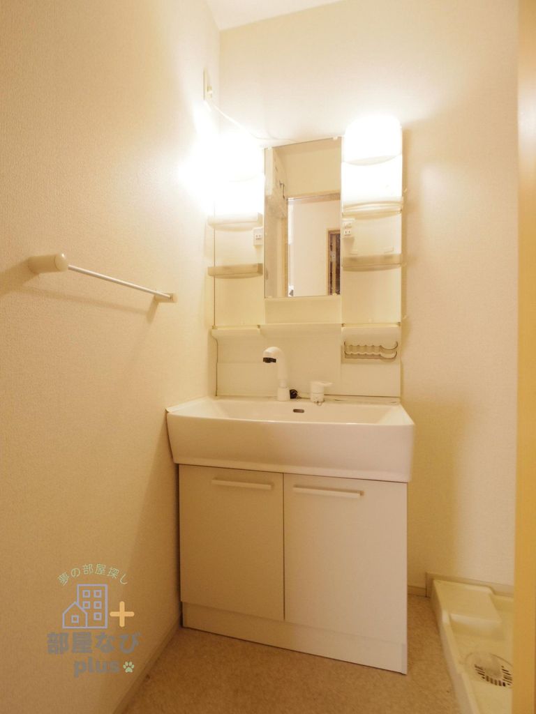 洗面設備　※他号室写真です