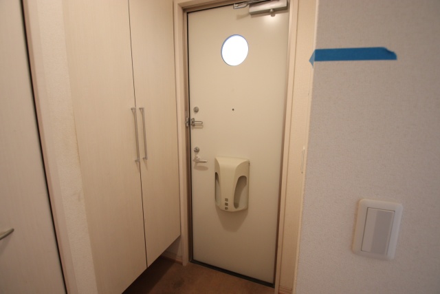 玄関　※別室の参考写真の為、現況優先です。