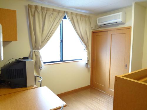 居室・リビング　広々したクローゼットもあります。