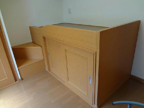 収納　ベッド下は収納スペースになっています。