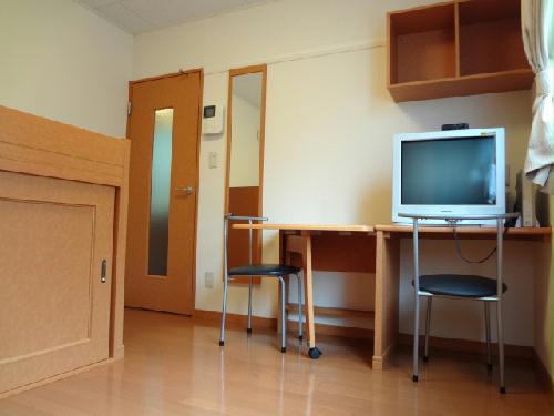 居室・リビング　家電付きでラクラク新生活♪ＴＶは液晶テレビに変わってます。