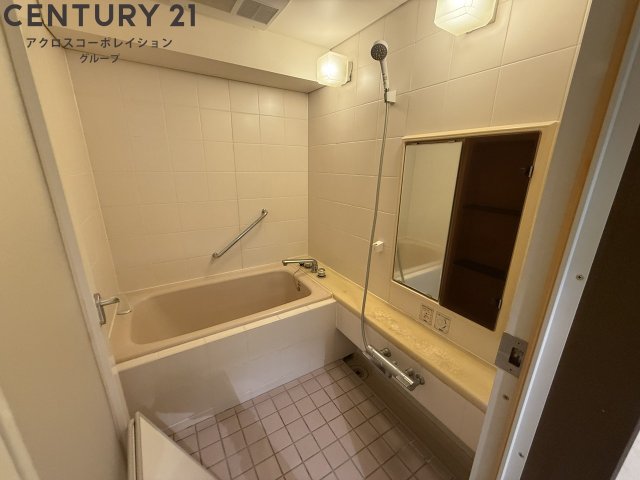 バス・シャワールーム　シンプルで機能的なユニットバスです！