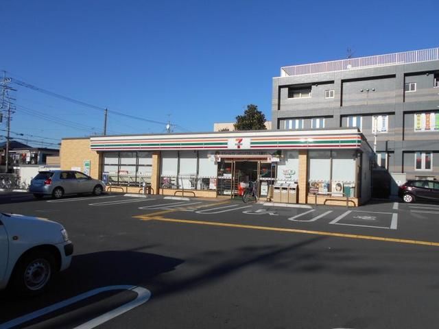 コンビニ　セブンイレブン伊奈栄店（コンビニ）まで320m