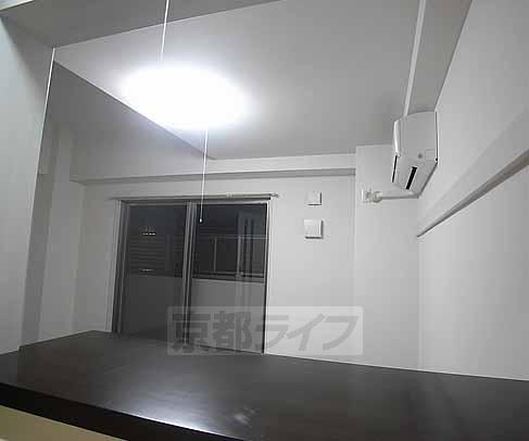 居室・リビング　実際の間取りと違う場合がございます