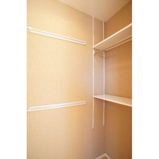 収納　ワンステップクローゼット