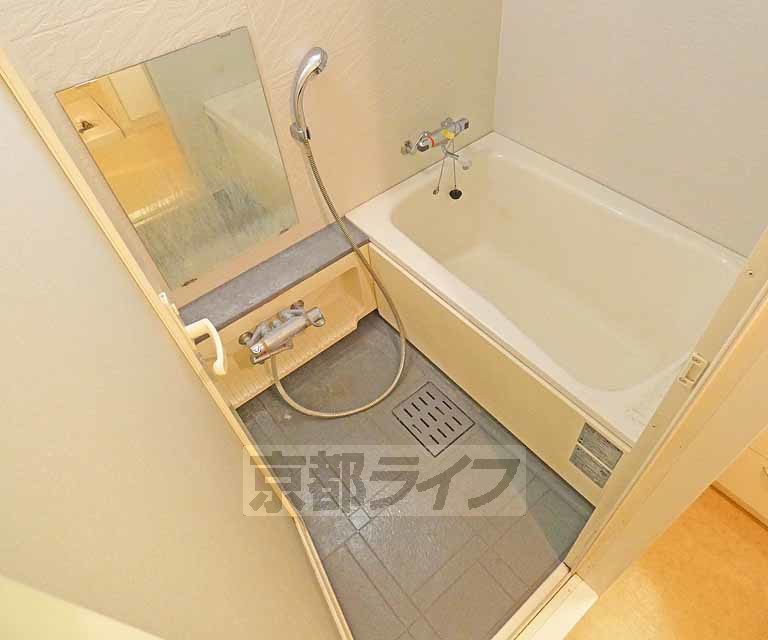 バス・シャワールーム　綺麗なバスルームです