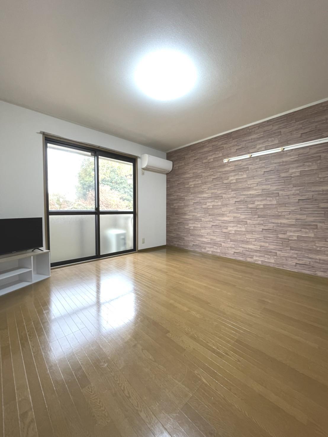 居室・リビング　8帖洋室