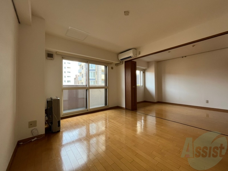 居室・リビング　日当たりがよく開放感のあるリビングです！