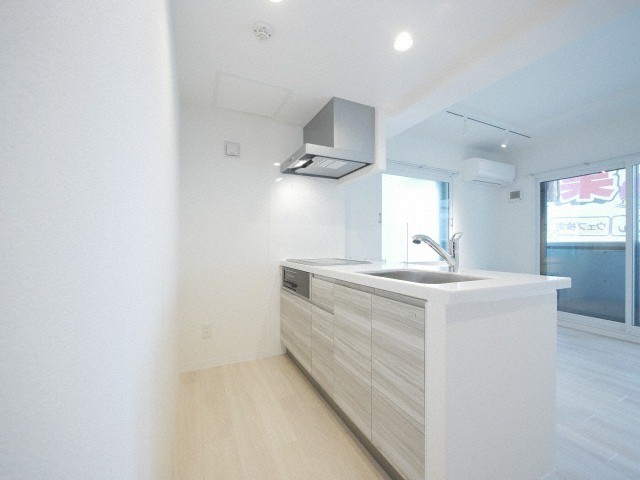 キッチン　人気の対面IHクッキングヒーターです！