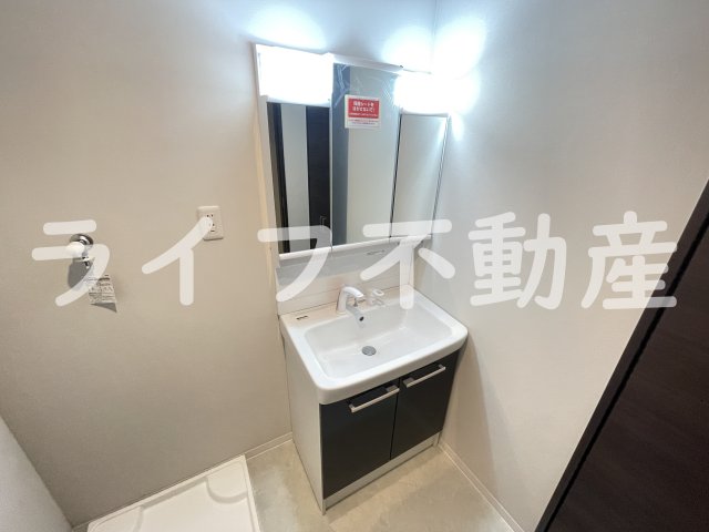 洗面設備　独立洗面台あり、毎朝おしゃれに忙しい女性の方におすすめです