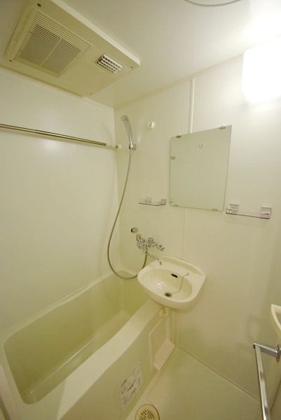 バス・シャワールーム　浴室乾燥機能付