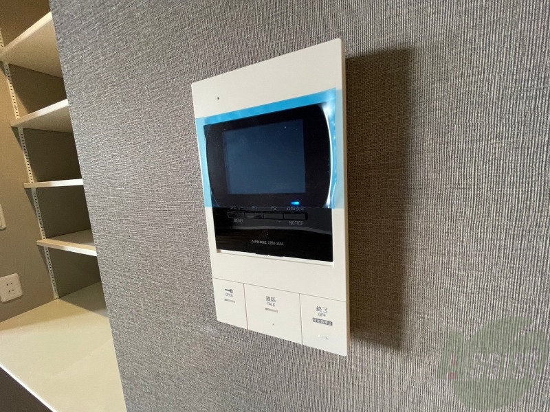 セキュリティ　ＴＶモニター付インターホンです。来客者の顔が見えるので安心！