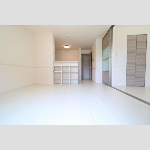 居室・リビング　室内