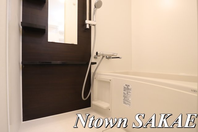 バス・シャワールーム　落ち着いた空間のお風呂です