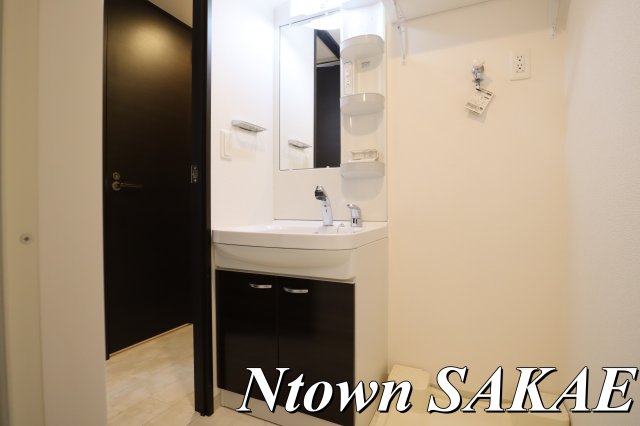 洗面設備　独立洗面台、朝の身支度には欠かせません