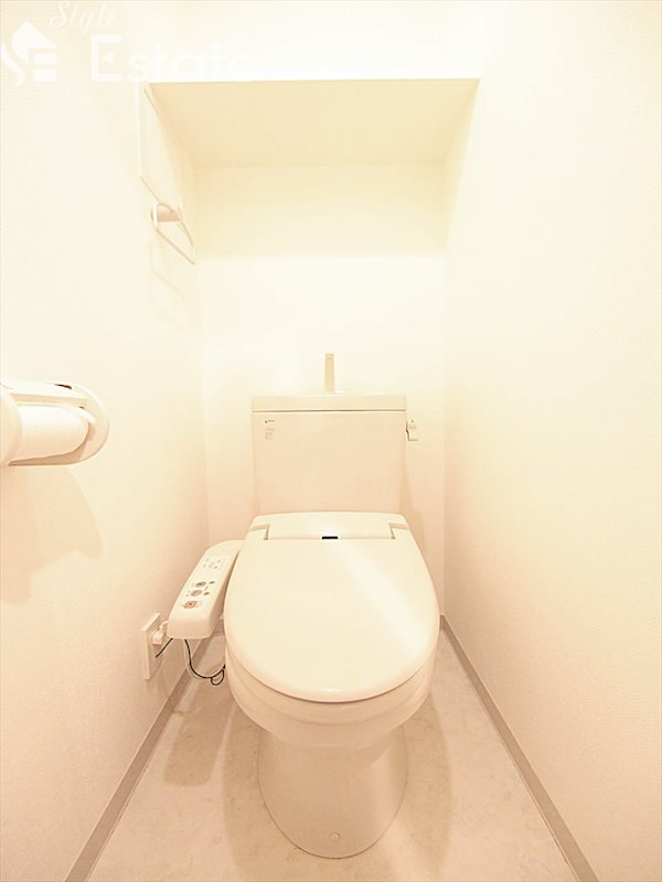 トイレ　温水洗浄便座