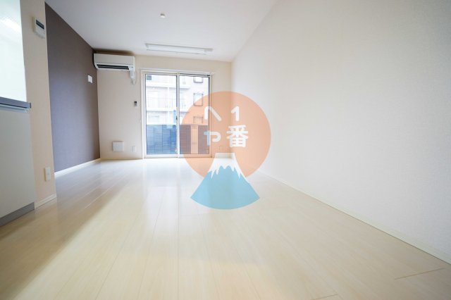 居室・リビング　メインのお部屋です　※参考写真です