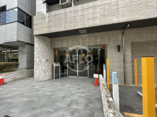 エントランス　SERENiTE本町エコート　エントランス