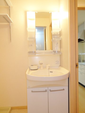 洗面設備　洗髪洗面化粧台　※反転です