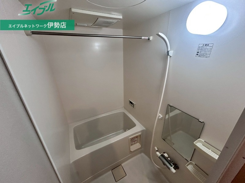 バス・シャワールーム　同型参考写真です