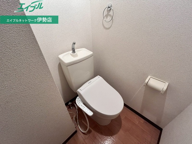 トイレ　同型参考写真です