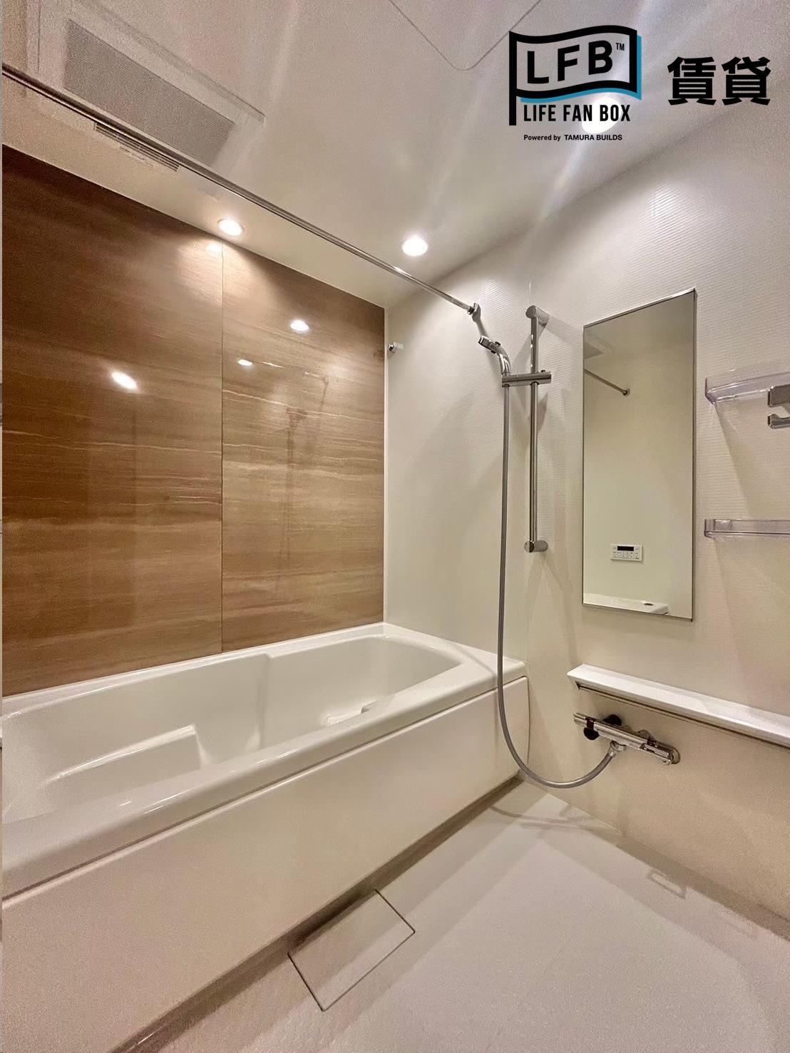 バス・シャワールーム　※同シリーズ別物件の室内写真です。壁紙や床の色など、仕様が異