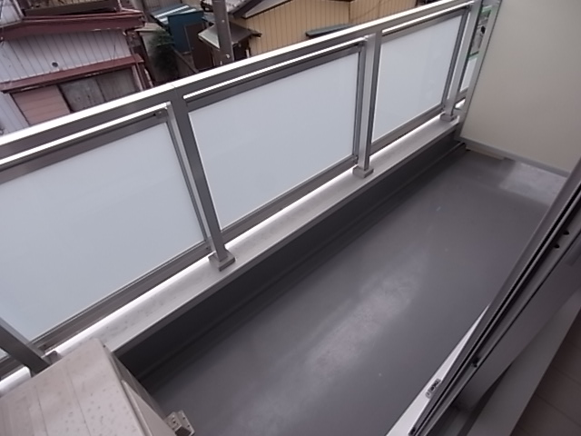 バルコニー　バルコニーからの眺めを楽しみながら食事をしませんか