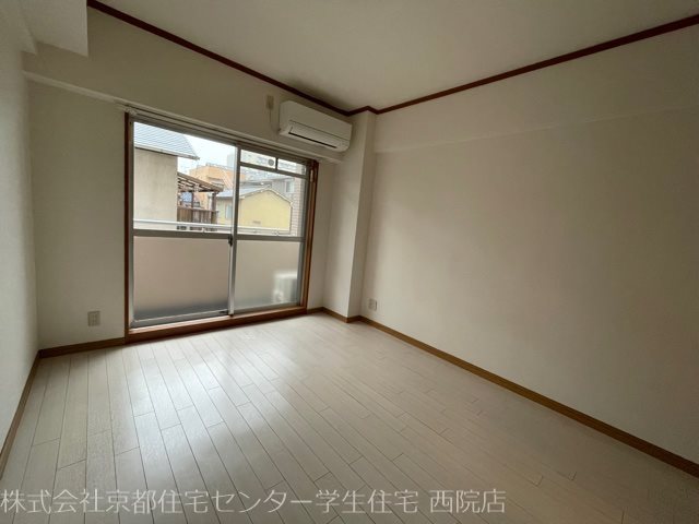 居室・リビング　別号室参考写真