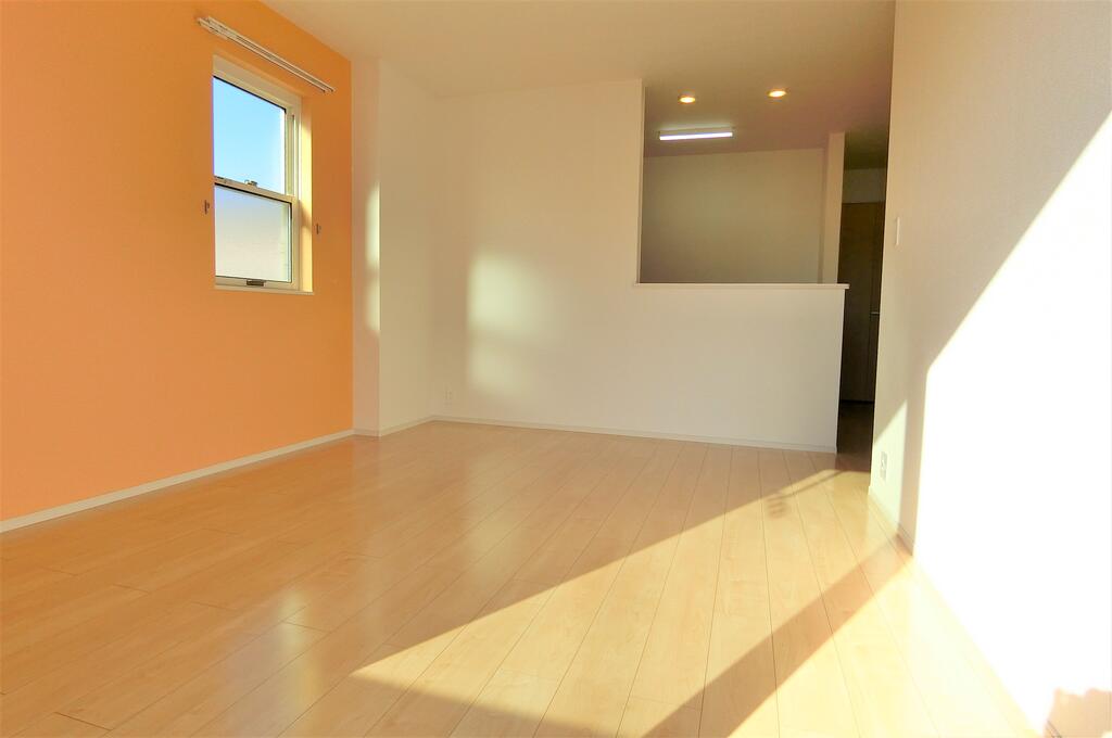 居室・リビング　同型の写真です。