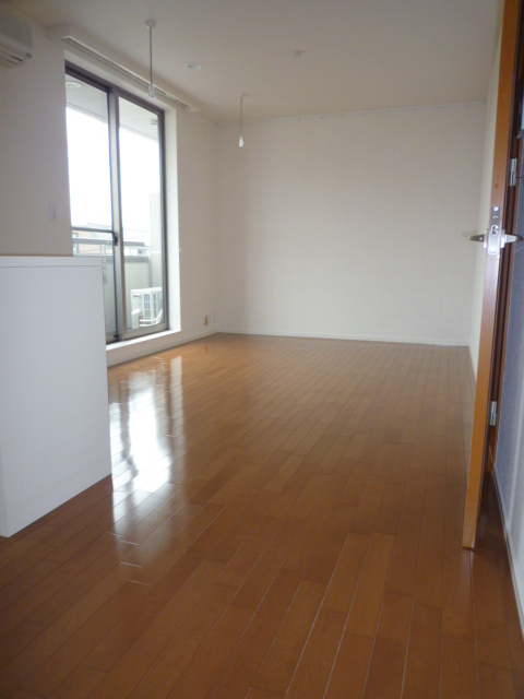 居室・リビング　★キレイなフローリングのリビングです★