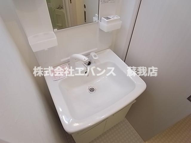 洗面設備　朝の身支度には欠かせない独立洗面化粧台