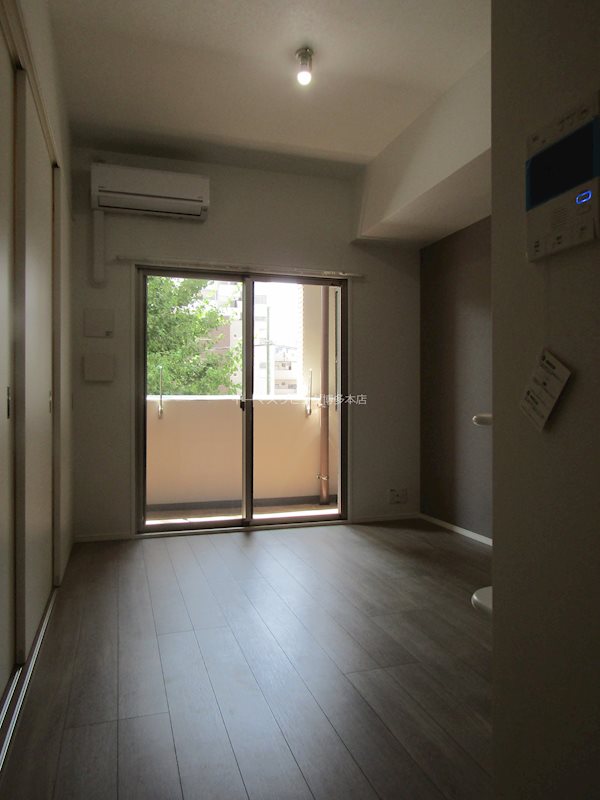 バルコニー　※別号室の参考写真になります。